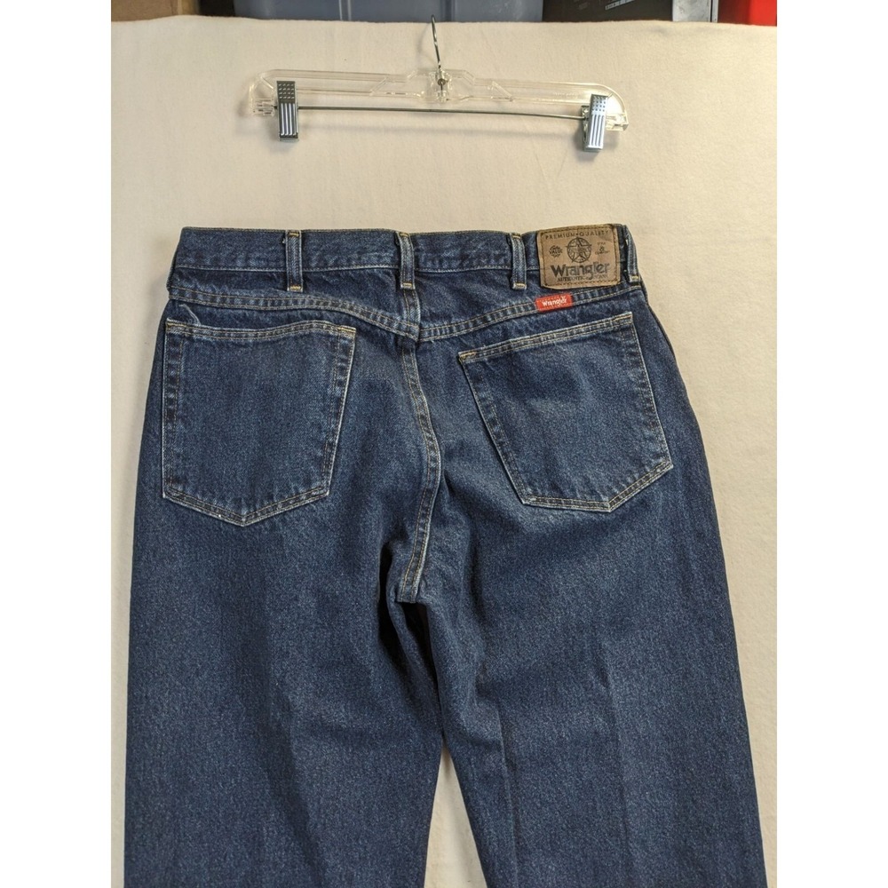 Wrangler Mens 34 x 30 Denim Blue Jeans 100% Cotton Relaxed Fit - Picture 12 of 14